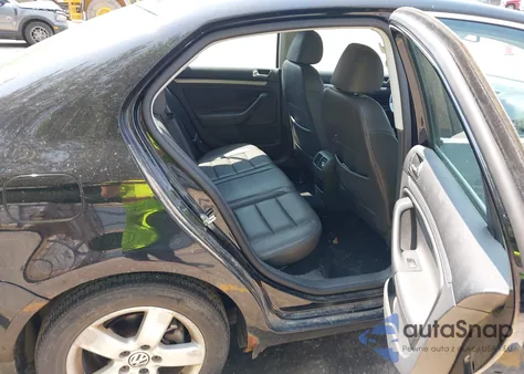 2008 Volkswagen Jetta Se/Sel z USA, uszkodzony, nr VIN 3VWRZ71K18M160304